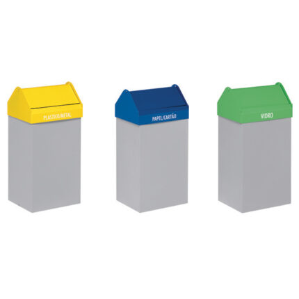 Ecoponto de três unidades de reciclagem com tampas basculantes em chapa de aço com pintura epoxy a qualquer cor