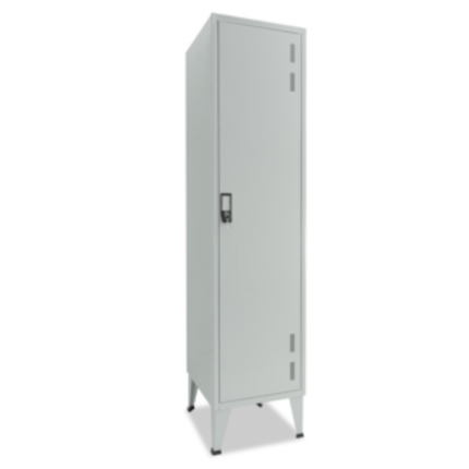 Vestiário Simples com roupa suja e limpa